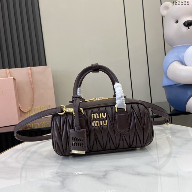 miumiu繆繆專櫃最新款小羊皮保齡球包手提肩背包 jh2538型號：5BB142