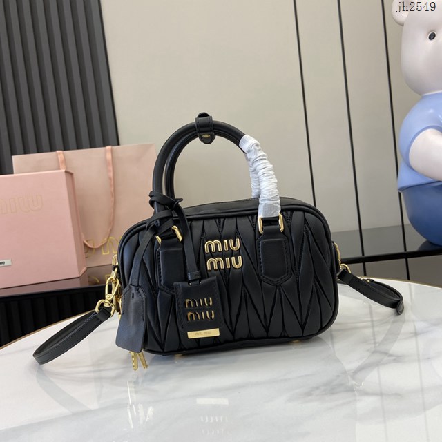 miumiu繆繆專櫃最新款Arcadie Matelasse羊皮革小號保齡球手提包斜挎包 jh2549型號：5BB123