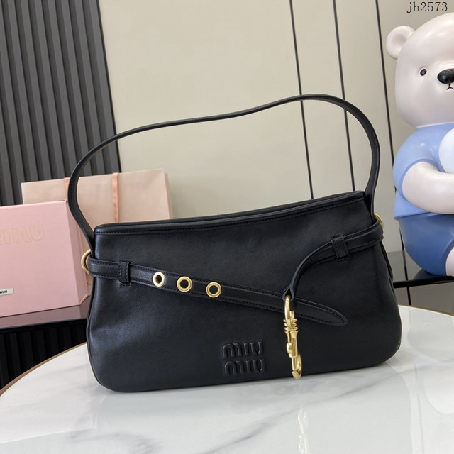 miumiu繆繆專櫃最新款爆款腋下中古包肩背女包 jh2573型號：5BC182