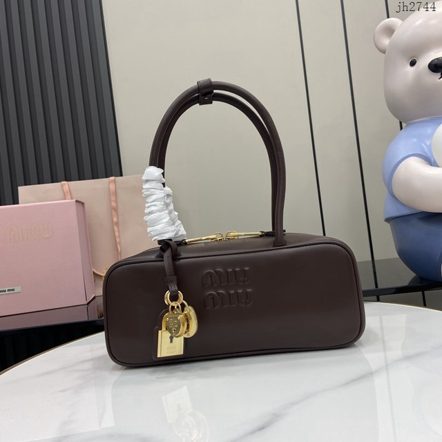 MIU MIU專櫃繆繆最新款Beau手袋原廠皮手提肩背包 jh2744型號：5BB173