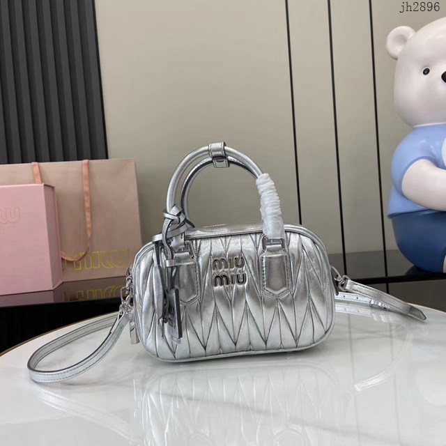 MIU MIU專櫃繆繆最新款小號保齡球手提包/斜挎包 jh2896型號：5BB123