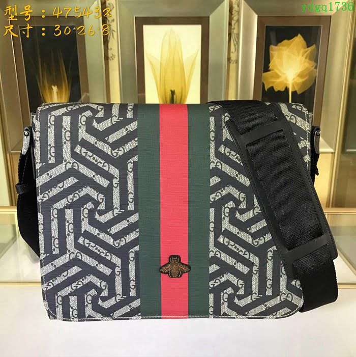 GUCCI 古馳男包 新款 475432 幾何膠 郵差包 Gucci男包 Gucci單肩斜挎包