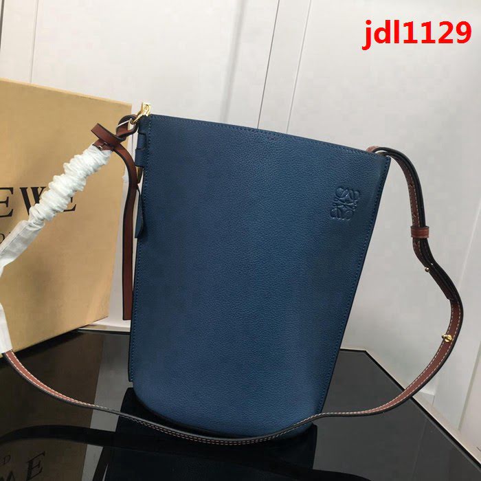 LOEWE羅意威 原單五金 最新geta水桶包 簡單時尚 百搭肩背包 3040  jdl1129