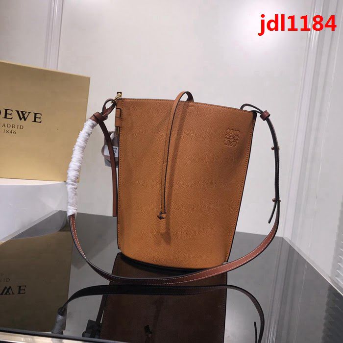 LOEWE羅意威 原單五金 最新geta水桶包 簡單時尚 百搭肩背包 3040  jdl1184