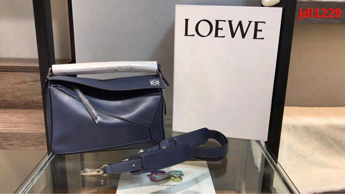 LOEWE羅意威 原單品質 特殊管道貨源 Puzzle手袋 對版顏色拼接 可單肩斜挎  jdl1229