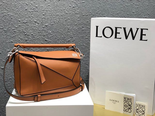 LOEWE包包 羅意威puzzle手提斜挎包  tcl1010