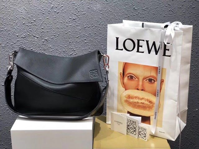 LOEWE包包 羅意威男士單肩斜挎郵差包 11359  tcl1029