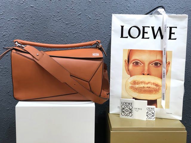 LOEWE爆款男女通用包包 羅意威大號Puzzle拼接手提斜挎包 10170  tcl1273