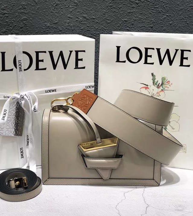 LOEWE新款包包 羅意威Barcelona雙肩帶三角包 羅意威小挎包 10157  tcl1303