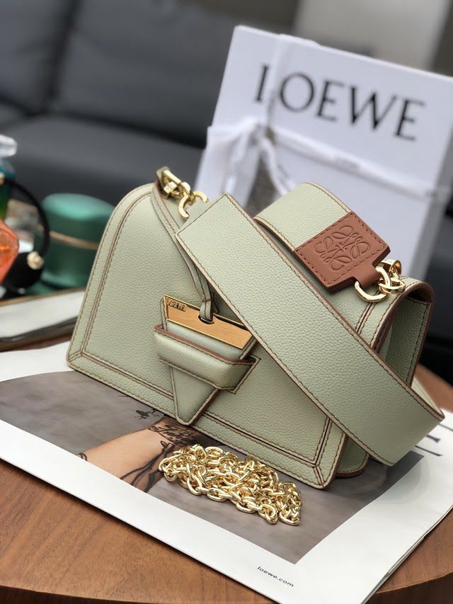 LOEWE包包 羅意威Barcelona雙肩帶斜挎包 10156  tcl1321