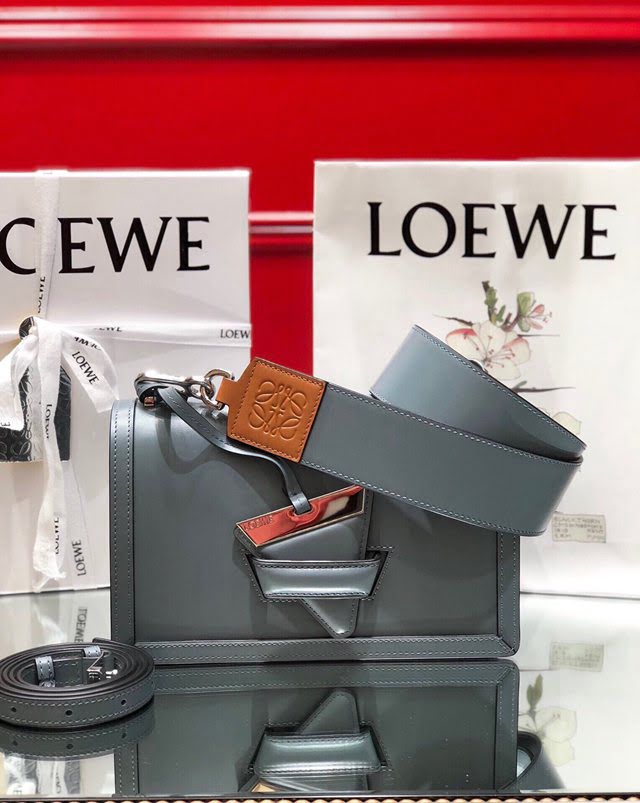 LOEWE包包 羅意威大號Barcelona三角包 10157  tcl1355