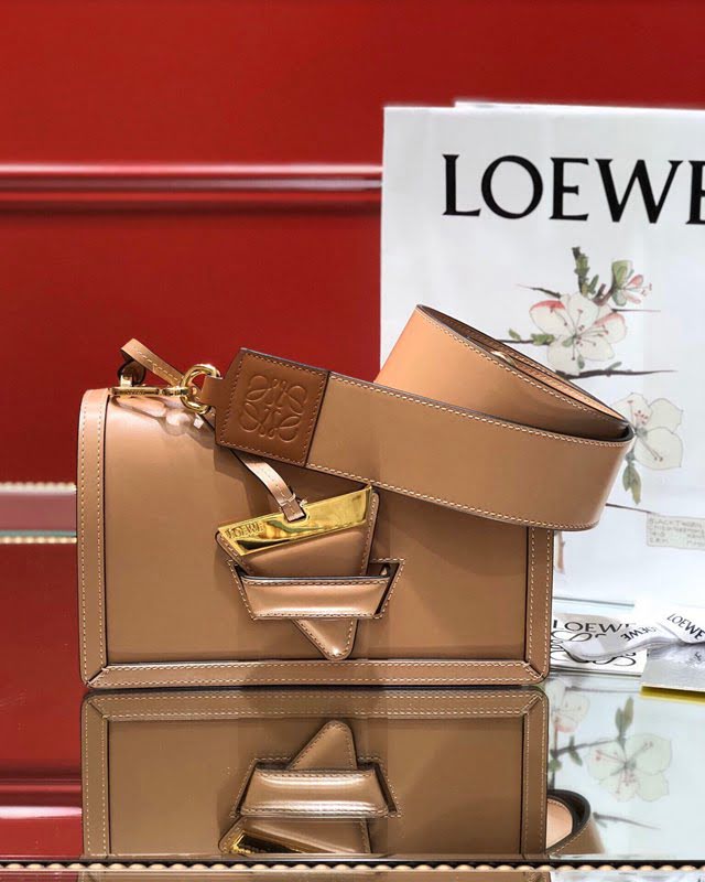 LOEWE包包 羅意威大號Barcelona三角包 10157  tcl1356