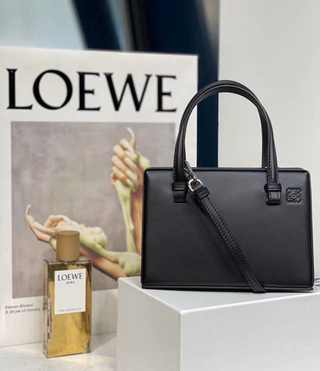 LOEWE包包 羅意威小號postal手袋 羅意威手提單肩斜挎包 10162  tcl1372