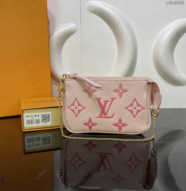 LOUIS VUITTON專櫃新款包包 路易威登Mini Pochette Accessoires手拿包 LV字母漸變鏈條女包 M80501  ydh4040