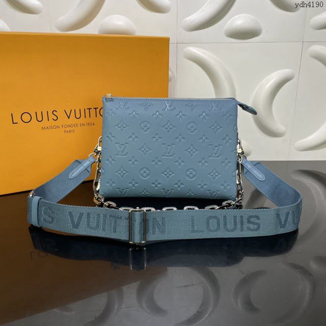 Louis Vuitton新款女包 路易威登Coussin小号手袋 Monogram压纹蓬松绵羊皮 LV肩背斜挎多功能女包  ydh4190