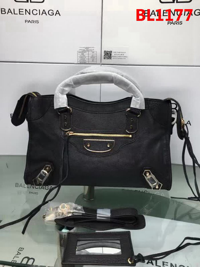 BALENCIAG巴黎世家 原版義大利進口山羊皮 小金釘 單肩斜挎包  BL1177