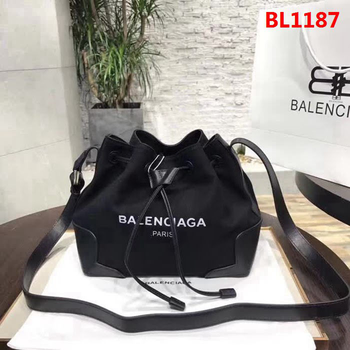 BALENCIAG巴黎世家 水桶包 休閒時尚  BL1187