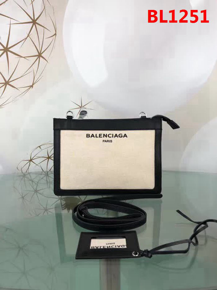 BALENCIAG巴黎世家 Balenciaga Bazar shopper手拿包 可斜挎 簡單優雅 隨意休閒  BL1251