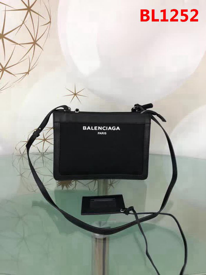 BALENCIAG巴黎世家 Balenciaga Bazar shopper手拿包 可斜挎 簡單優雅 隨意休閒  BL1252