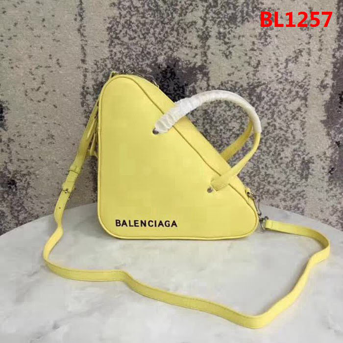 BALENCIAG巴黎世家 Balenciaga TRIANGLE DUFFLE L 三角包小號  BL1257