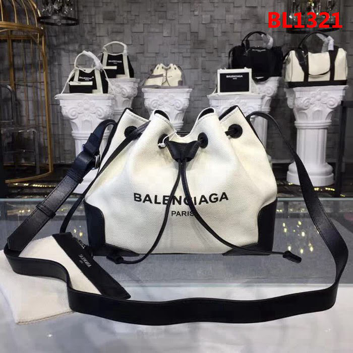 BALENCIAG巴黎世家 BALENCIAGA帆布 休閒時尚 斜挎抽繩桶包  BL1321