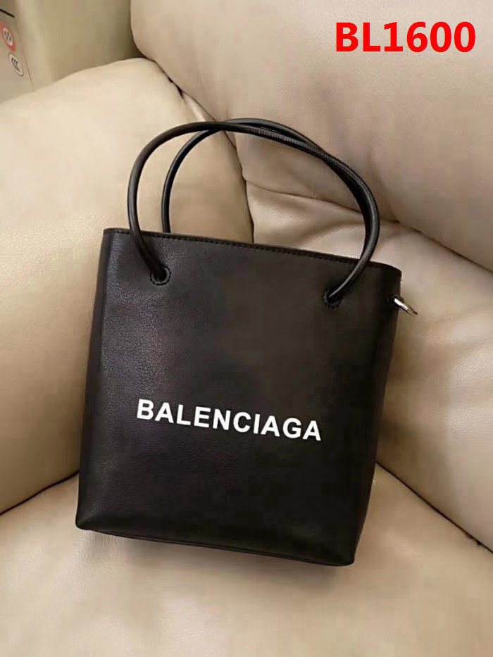 BALENCIAG巴黎世家 有掛件 18新款 粒面頭層小皮手提袋 單肩斜挎包  BL1600