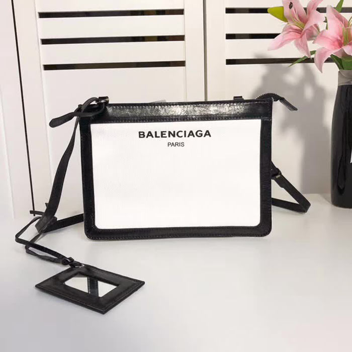 BALENCIAG巴黎世家 Bazar shopper手拿包 可斜挎 春夏百搭款 簡單優雅 隨意休閒  BL1631