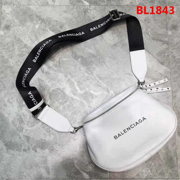 BALENCIAG巴黎世家 2018新品 斜挎包  BL1843