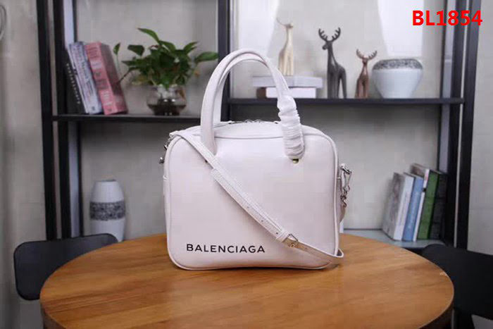 BALENCIAG巴黎世家 超暴款包包 摔紋牛皮手提跨包  BL1854