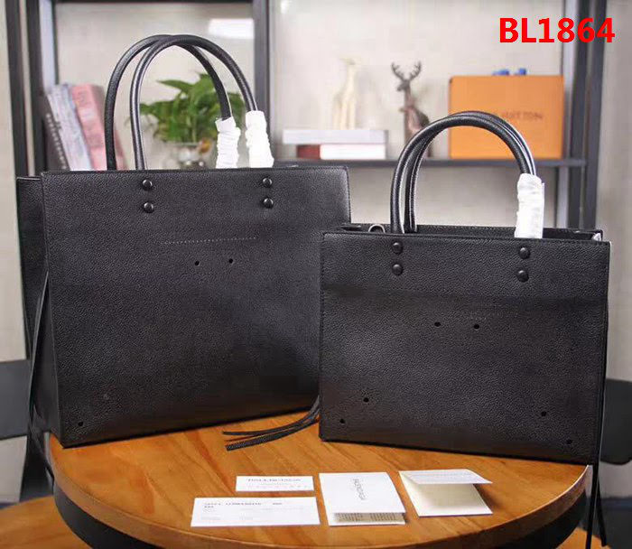 BALENCIAG巴黎世家 超暴款包包 摔紋牛皮手提跨包  BL1864