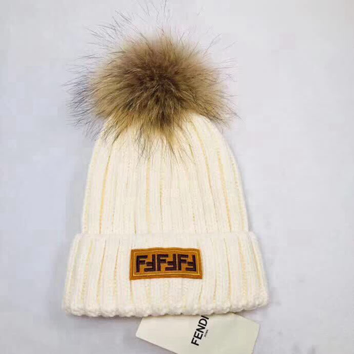 FENDI芬迪 代購品質 專櫃款 大毛球毛線帽 LLWJ7449