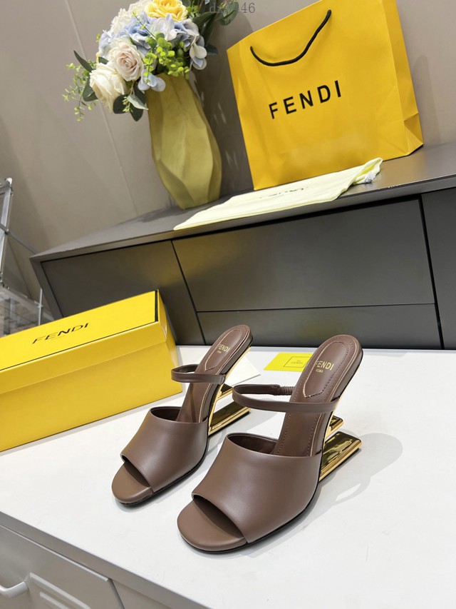 Fendi高跟涼拖鞋 芬迪First鞋 金色金屬斜對角F形立體鞋跟 dx3446