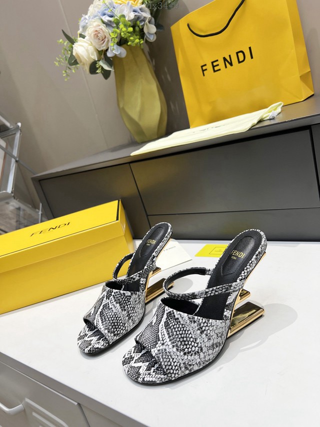 Fendi高跟涼拖鞋 芬迪First鞋 金色金屬斜對角F形立體鞋跟 dx3449
