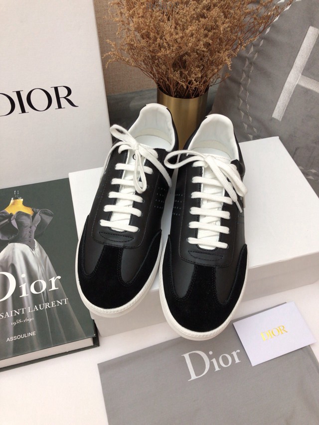 Dior明星同款平底圓頭運動鞋 迪奧2021春夏最新情侶款系帶休閒小白鞋 CD字母logo小蜜蜂印花拼色德訓鞋 dx3502