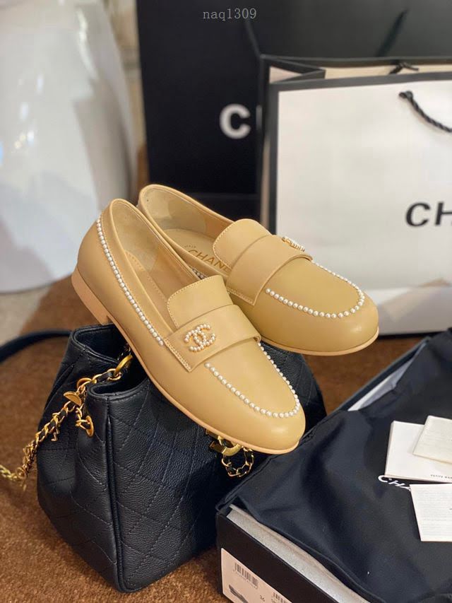 Chanel女鞋 香奈兒2020春夏頂級涼鞋系列 大扣小珍珠 Chanel爆款休閒女單皮鞋  naq1309