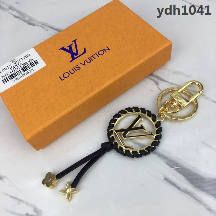 路易威登LV 頂級原單 M63082黑色 LV Circle為特色 Very包飾與鑰匙扣 鑰匙環 彈簧扣上刻有路易威登簽名字樣  ydh1041