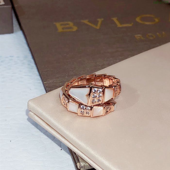 Bvlgari飾品 寶格麗蛇戒指 Serpenti高級彈簧蛇鑽石戒指  zgbq3336