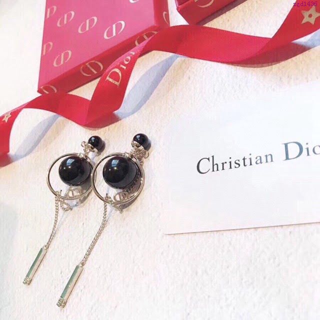 Dior飾品 迪奧經典熱銷款CD大小珠流蘇s925純銀針耳釘耳環  zgd1436