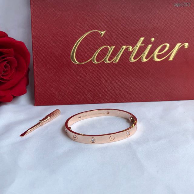 Cartier飾品 卡地亞寬版四鑽 卡地亞經典4鑽love手鐲  zgk1307