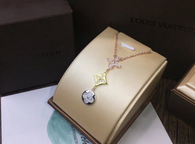 Louis Vuitton新款飾品 路易威登lv項鏈Idylle Blossom系列項鏈 LV鑲鑽三色花項鏈  zglv1871