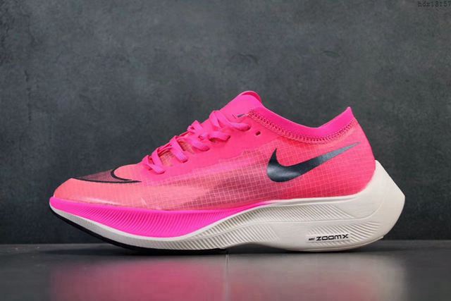Nike女鞋 耐克新款跑鞋 Nike輕質馬拉松運動跑鞋  hdx13157