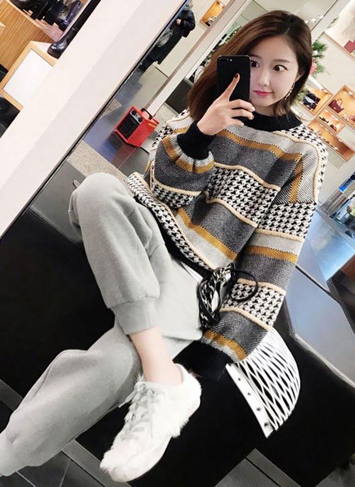 Chanel香奈兒 法國專櫃同步新款 2019早春 圓領復古拼色 針織毛衣 休閒褲 套裝  xly1137