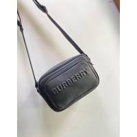Burberry專櫃新款包包 巴寶莉粒紋皮革斜背包  db1115
