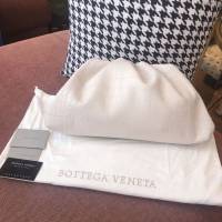 Bottega Veneta女包 寶緹嘉steny包 19新款BV鱷魚紋大號雲朵包 米白色  gxz1094