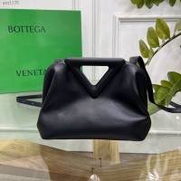 Bottega veneta高端女包 98088 寶緹嘉THE TRIANGLE BV專櫃新款黑色三角形五金手提女包  gxz1138