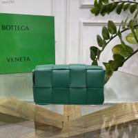 Bottega veneta高端女包 KF0015 牛油果色 寶緹嘉CAEESTTE腰包 BV經典款手工編織手包腰包胸包斜挎包  gxz1203