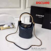 香奈兒CHANEL寶藍Chanel A57861 2018早秋Paris-Hamburg復古風小羊皮水桶包鏈條包DSC1490