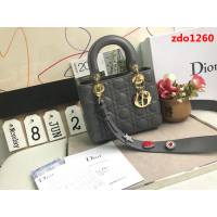 DIOR迪奧 頂級原單 Dior 徽章系列 四格戴妃包 手提斜挎包  zdo1260