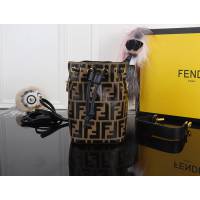FENDI芬迪 Fendi MINI BUCKET 時尚手提肩背包 可手提 可斜挎 8850  fd1504