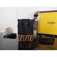 FENDI芬迪 Fendi MINI BUCKET 時尚手提肩背包 可手提 可斜挎 8850  fd1505
